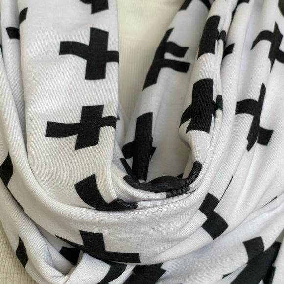 Infinity scarf - Picture 2 of 2